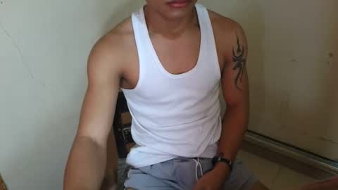 Snapshot of pinoy_palautogxxx chatting on 16, 12, 2025 pinoy_palautogxxx online show from 16, 12, 2025