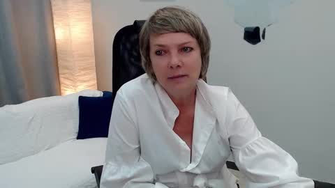 Snapshot of pion_s chatting on 19, 9, 2025 Bella online show from 19, 9, 2025