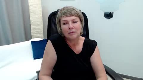 Snapshot of pion_s chatting on 22, 9, 2025 Bella online show from 22, 9, 2025