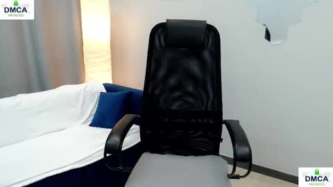 Snapshot of pion_s chatting on 11, 11, 2025 Bella online show from 11, 11, 2025