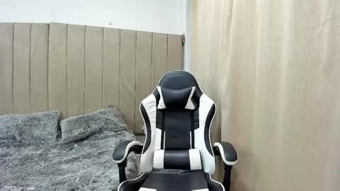 pipe hot04 online show from 18, 4, 2026