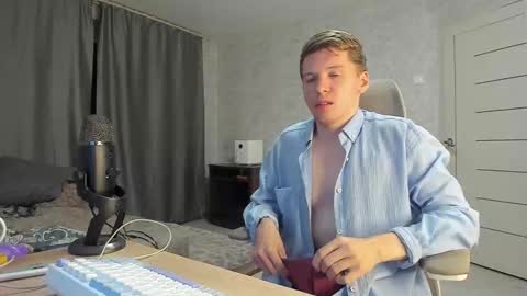 Pierre online show from 21, 9, 2025