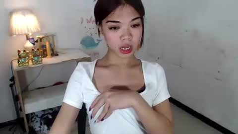 Snapshot of pitchy_pitch chatting on 16, 11, 2025 The Girl Named Eyve online show from 16, 11, 2025