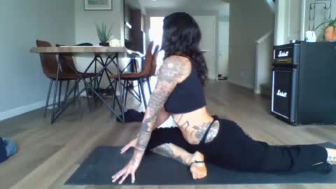 Snapshot of pixiecatfairy chatting on 30, 6, 2026 pixiecatfairy online show from 30, 6, 2026