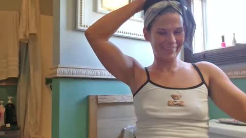 Snapshot of pixieluxxx chatting on 10, 4, 2026 PixieLuxXx online show from 10, 4, 2026