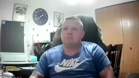 Snapshot of pkgotnos1 chatting on 11, 10, 2025 pkgotnos1 online show from 11, 10, 2025