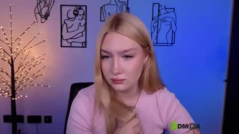 Snapshot of playful_sophie chatting on 18, 7, 2026 Sophie online show from 18, 7, 2026