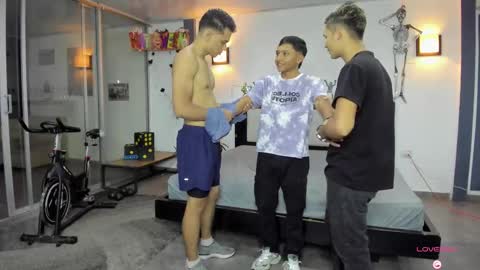   online show from 6, 10, 2025