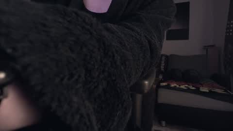 Hello ask me  . Im glad  to see you here in my room. Welcome PVT is open online show from 2, 3, 2025