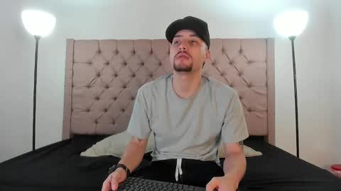 JUAN AND JULI online show from 23, 2, 2025