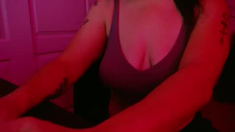 Snapshot of pleasuregemini00 chatting on 5, 1, 2025 pleasuregemini00 online show from 5, 1, 2025