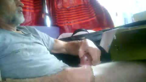 Snapshot of plus84u chatting on 5, 12, 2024 Fratzz online show from 5, 12, 2024