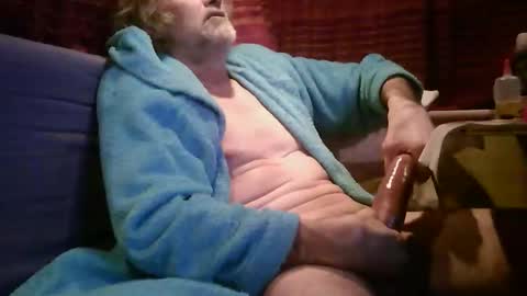 Snapshot of plus84u chatting on 17, 2, 2025 Fratzz online show from 17, 2, 2025