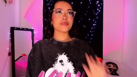 Willow                      Hours 12pm to 630pm Colombian time FRIDAY AND SUNDAY FREE DAYS online show from 16, 1, 2025