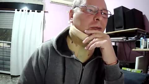 Snapshot of pol22010 chatting on 28, 4, 2026 Polako online show from 28, 4, 2026