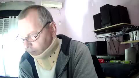 Snapshot of pol22010 chatting on 30, 4, 2026 Polako online show from 30, 4, 2026