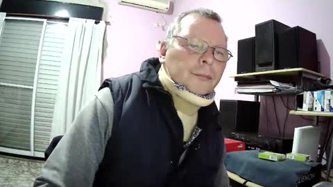 Snapshot of pol22010 chatting on 27, 5, 2026 Polako online show from 27, 5, 2026