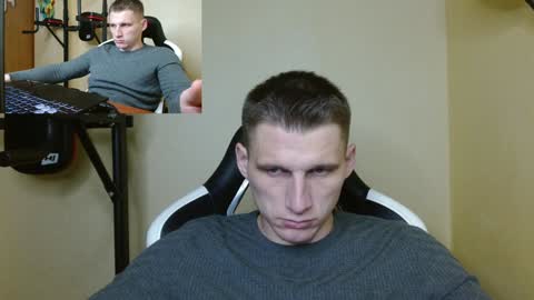 Snapshot of poliglotjoe chatting on 22, 12, 2024 Poliglot online show from 22, 12, 2024