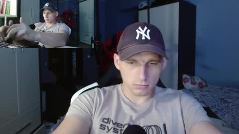Snapshot of poliglotjoe chatting on 4, 10, 2025 Poliglot online show from 4, 10, 2025