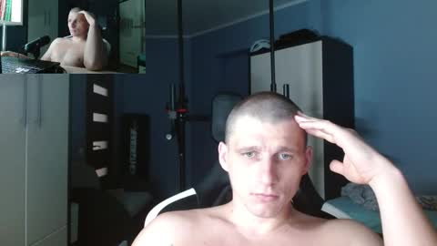 Snapshot of poliglotjoe chatting on 6, 10, 2025 Poliglot online show from 6, 10, 2025
