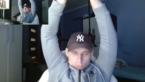 Snapshot of poliglotjoe chatting on 9, 10, 2025 Poliglot online show from 9, 10, 2025