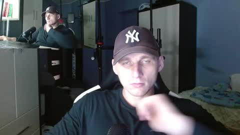 Snapshot of poliglotjoe chatting on 13, 10, 2025 Poliglot online show from 13, 10, 2025
