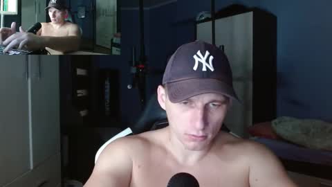 Snapshot of poliglotjoe chatting on 15, 10, 2025 Poliglot online show from 15, 10, 2025