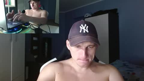Snapshot of poliglotjoe chatting on 16, 10, 2025 Poliglot online show from 16, 10, 2025