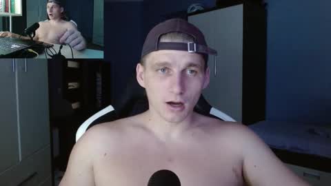 Snapshot of poliglotjoe chatting on 21, 10, 2025 Poliglot online show from 21, 10, 2025