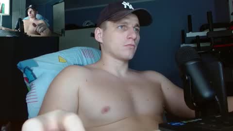 Snapshot of poliglotjoe chatting on 29, 10, 2025 Poliglot online show from 29, 10, 2025