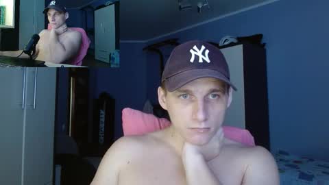 Snapshot of poliglotjoe chatting on 2, 11, 2025 Poliglot online show from 2, 11, 2025