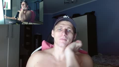 Snapshot of poliglotjoe chatting on 10, 11, 2025 Poliglot online show from 10, 11, 2025