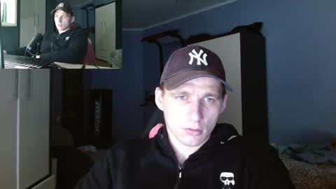 Snapshot of poliglotjoe chatting on 12, 11, 2025 Poliglot online show from 12, 11, 2025