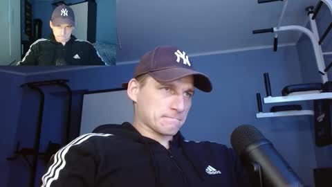 Snapshot of poliglotjoe chatting on 14, 11, 2025 Poliglot online show from 14, 11, 2025