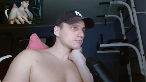 Snapshot of poliglotjoe chatting on 15, 11, 2025 Poliglot online show from 15, 11, 2025