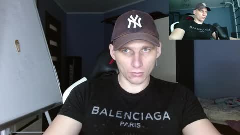 Snapshot of poliglotjoe chatting on 25, 11, 2025 Poliglot online show from 25, 11, 2025