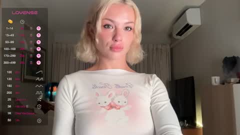 Snapshot of polino4ka69 chatting on 19, 6, 2026 polino4ka69 online show from 19, 6, 2026