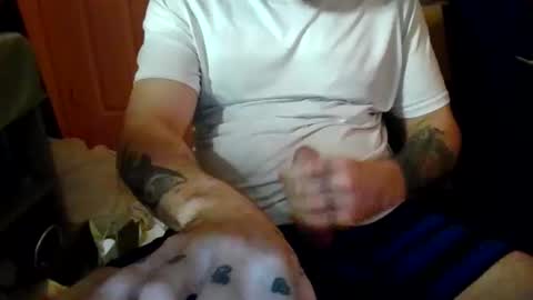 Snapshot of polishrifle3 chatting on 14, 11, 2025 jaws online show from 14, 11, 2025