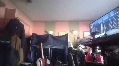 Snapshot of polishrifle3 chatting on 13, 12, 2025 jaws online show from 13, 12, 2025