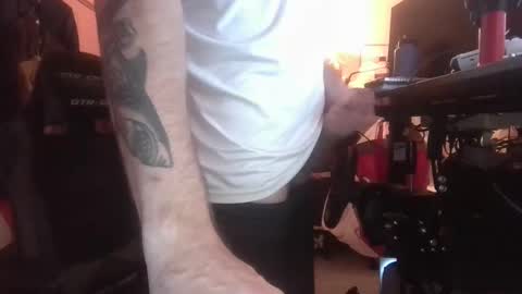 Snapshot of polishrifle3 chatting on 15, 12, 2025 jaws online show from 15, 12, 2025