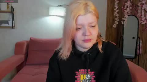 Snapshot of polly__mayer chatting on 18, 6, 2026 Polly online show from 18, 6, 2026