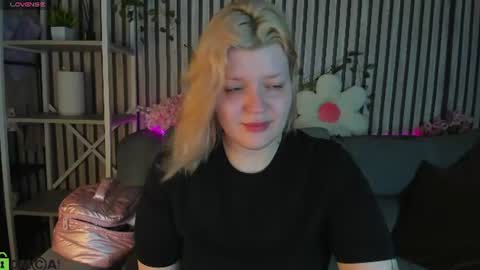 Snapshot of polly__mayer chatting on 29, 6, 2026 Polly online show from 29, 6, 2026