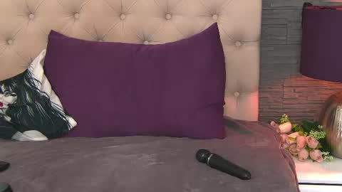 polly_curiouss online show from 29, 6, 2026