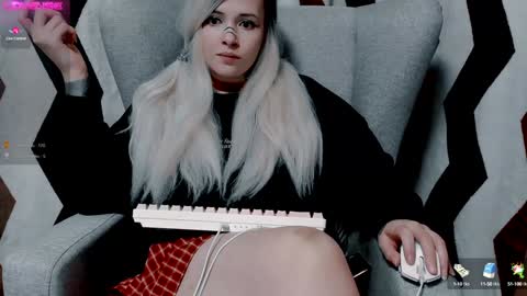 Polly online show from 4, 12, 2024