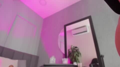 POLLY online show from 7, 3, 2025