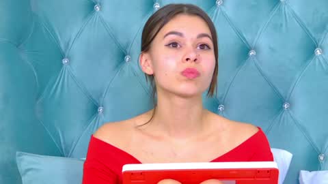 Polly online show from 29, 1, 2025