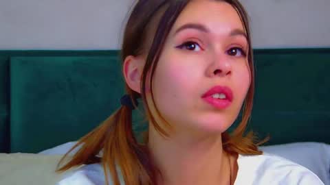 Polly online show from 11, 3, 2025