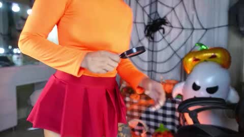 Snapshot of polvodeestrellas_ chatting on 31, 10, 2025 - Help me Reach 100 thumbs up online show from 31, 10, 2025