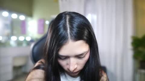 Snapshot of polvodeestrellas_ chatting on 14, 4, 2026 - Help me Reach 100 thumbs up online show from 14, 4, 2026