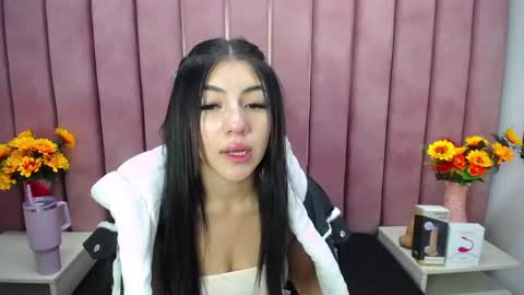 poly sasha  online show from 6, 3, 2025